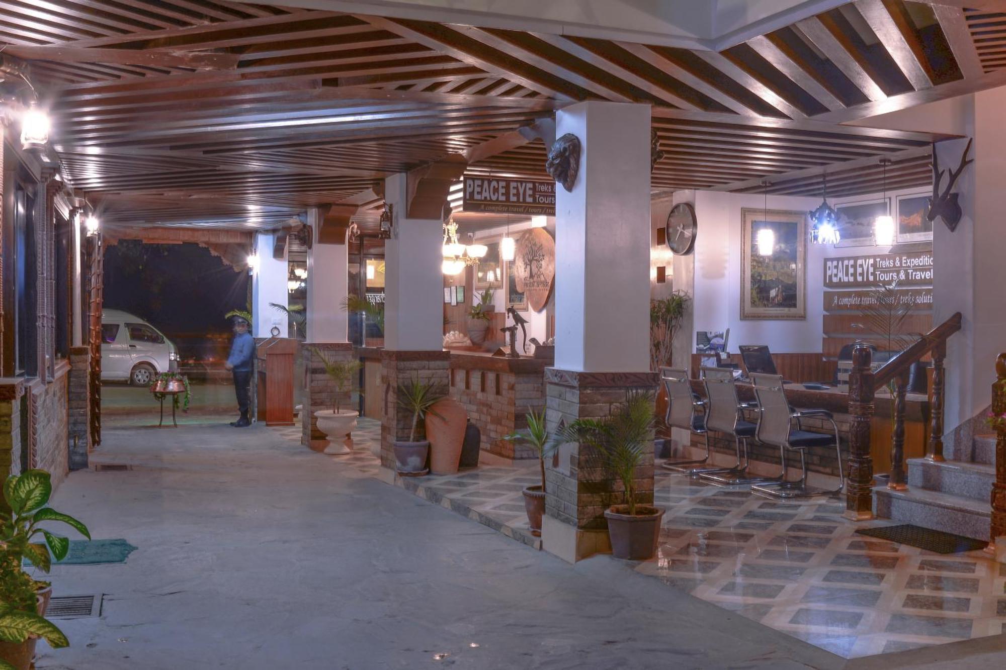 Hotel Raniban Arcade Pokhara Ngoại thất bức ảnh