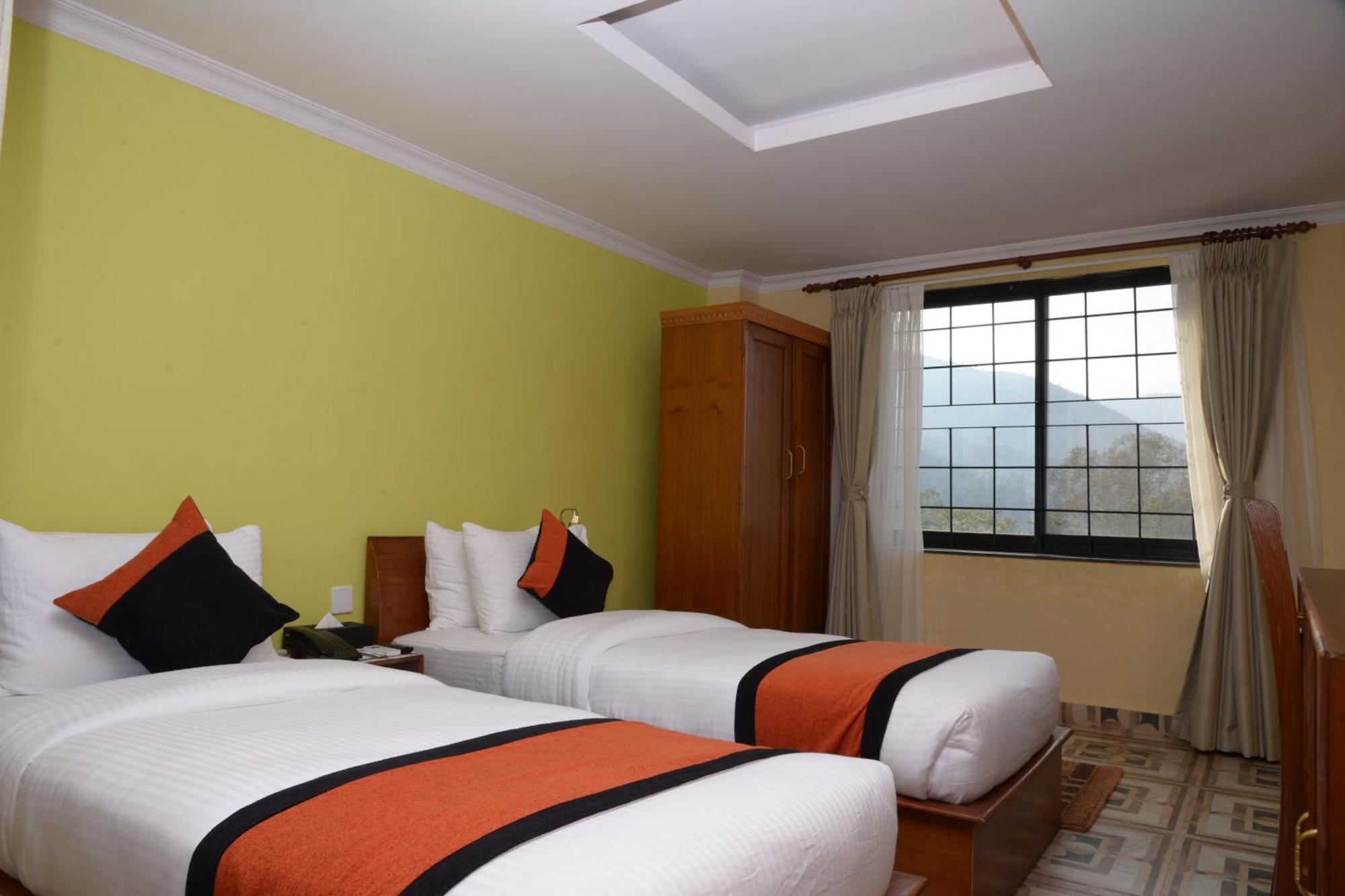 Hotel Raniban Arcade Pokhara Ngoại thất bức ảnh