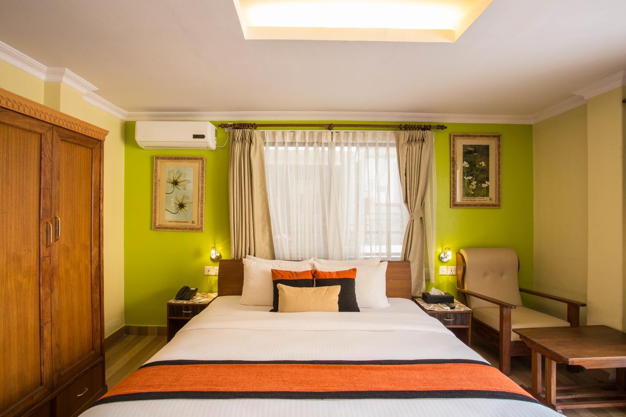 Hotel Raniban Arcade Pokhara Ngoại thất bức ảnh